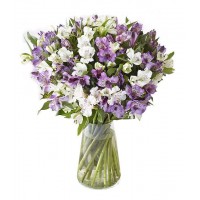 Букет из 15 альстромеий "Невесомость"